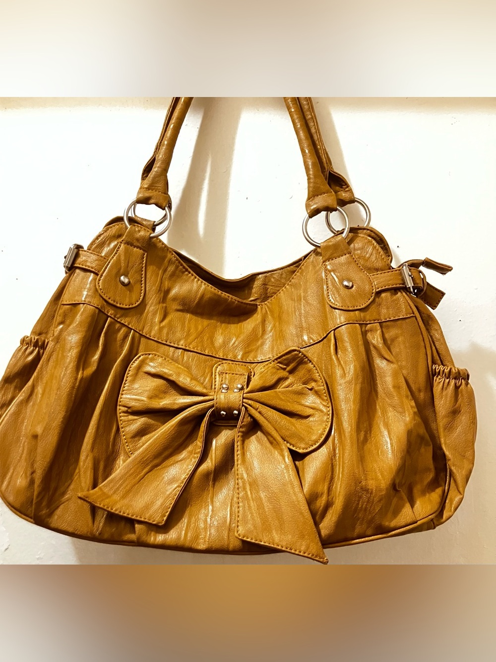 Women’s Bow Accent Shoulder Bag - camel